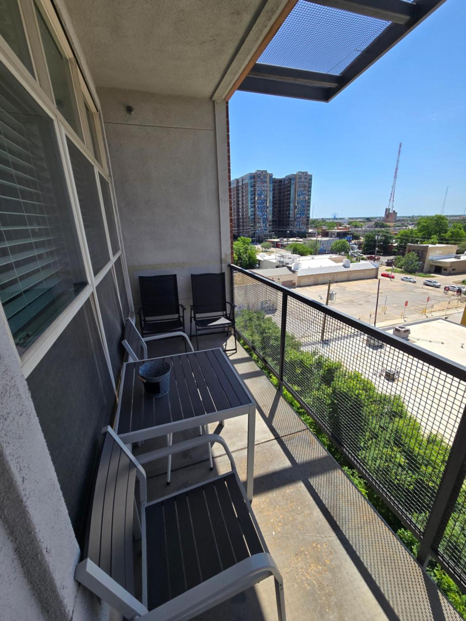 2Bdrm/2 King Beds/1Air Mattress Apartman Dallas Kültér fotó